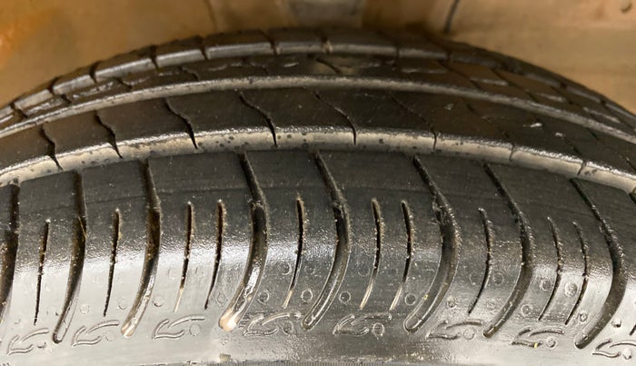 2021 Maruti S PRESSO VXI (O) CNG, CNG, Manual, 25,028 km, Right Front Tyre Tread