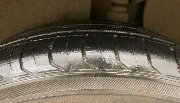 2017 Hyundai Creta E PLUS 1.6 PETROL, Petrol, Manual, 94,385 km, Left Rear Tyre Tread