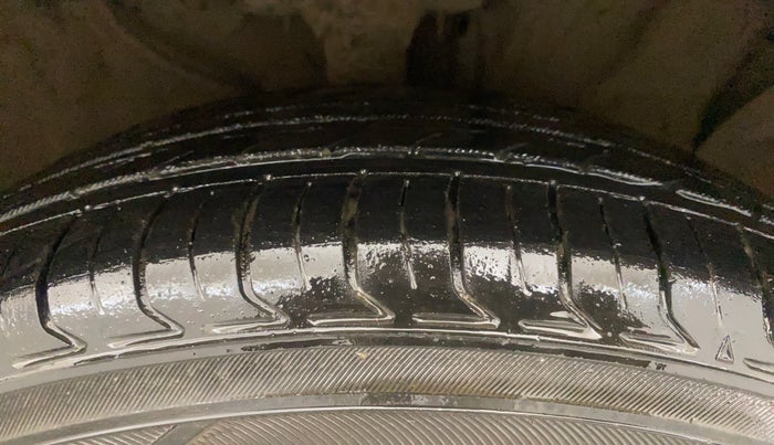 2017 Hyundai Creta E PLUS 1.6 PETROL, Petrol, Manual, 94,385 km, Right Front Tyre Tread