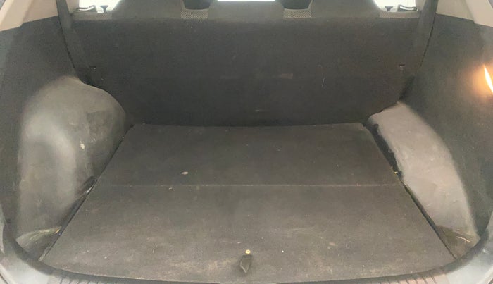 2017 Hyundai Creta E PLUS 1.6 PETROL, Petrol, Manual, 94,385 km, Boot Inside