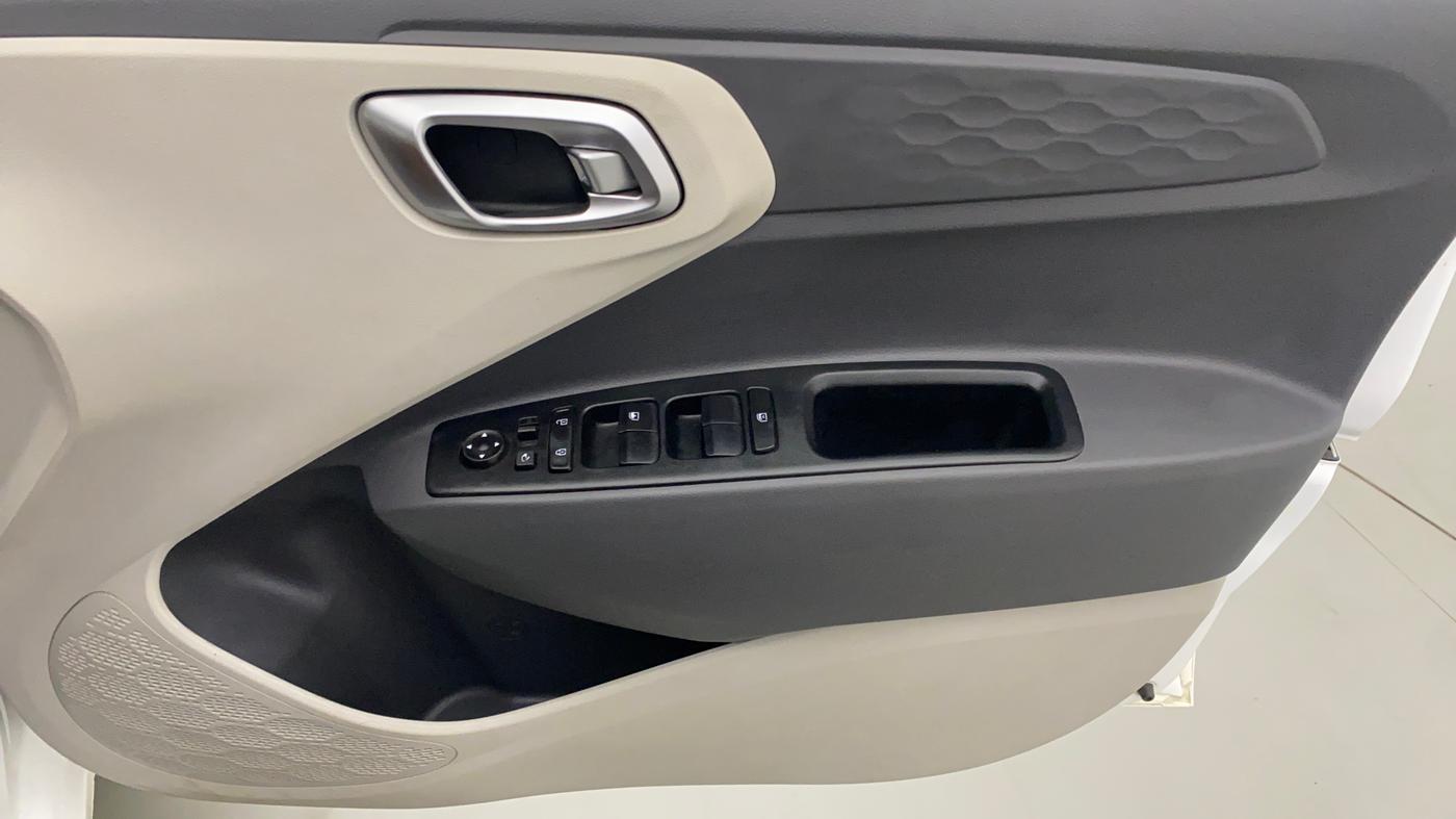 2021 Hyundai AURA SX PLUS 1.2 AMT, Petrol, Automatic, 11,879 km, Driver Side Door Panels Control