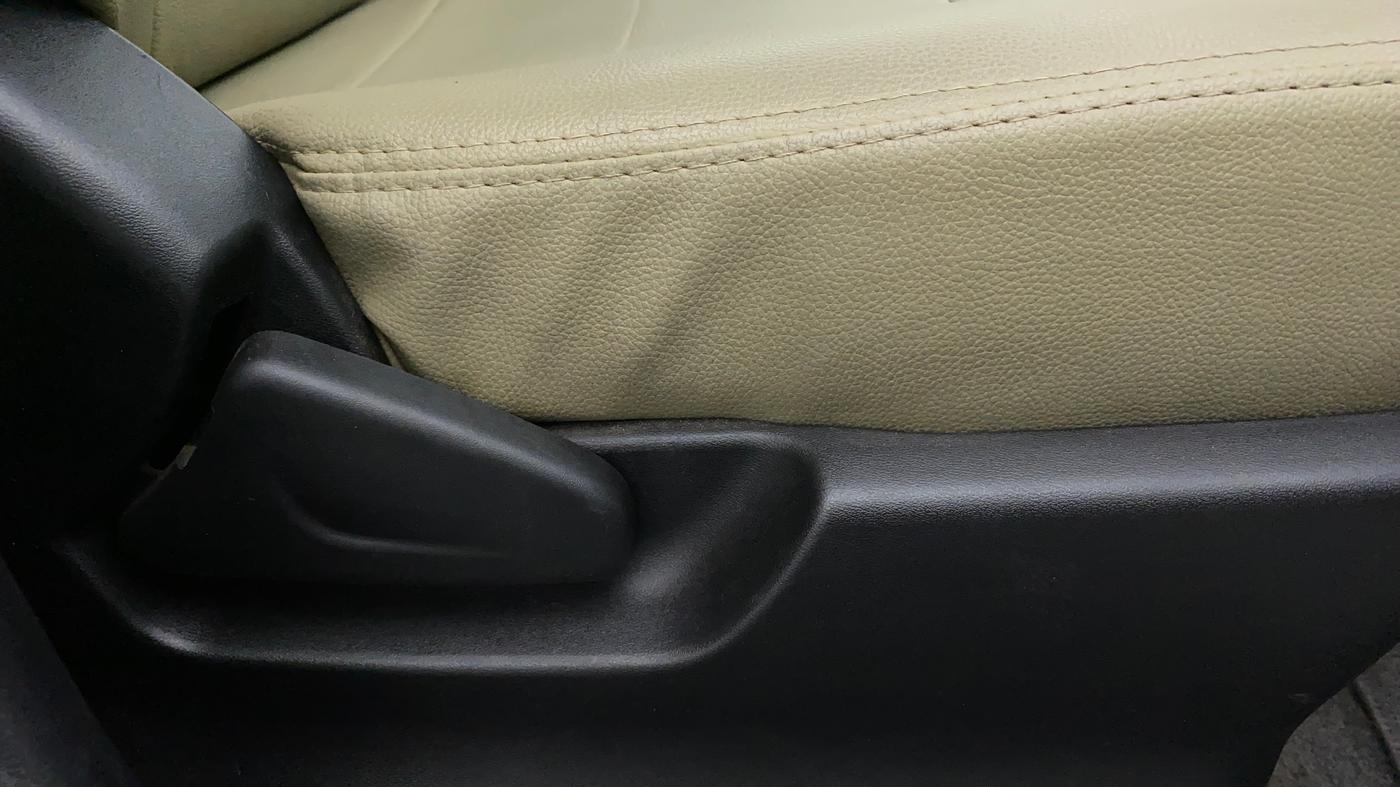2018 Datsun Redi Go T (O), Petrol, Manual, 91,372 km, Driver Side Adjustment Panel