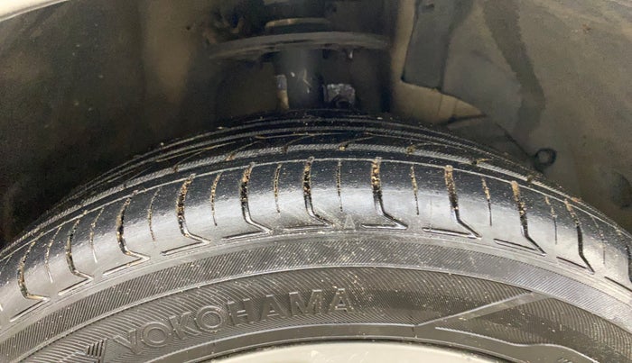 2016 Maruti Baleno ZETA PETROL 1.2, Petrol, Manual, 86,221 km, Right Front Tyre Tread