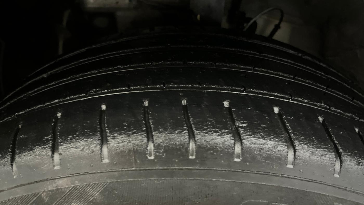 2021 Hyundai VENUE S 1.2, Petrol, Manual, 25,840 km, Left Front Tyre Tread
