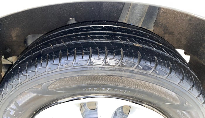2017 Maruti Baleno DELTA PETROL 1.2, Petrol, Manual, 20,837 km, Left Rear Tyre Tread