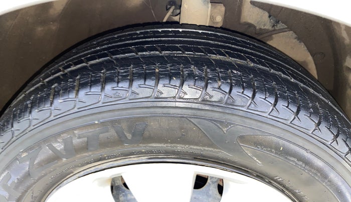 2017 Maruti Baleno DELTA PETROL 1.2, Petrol, Manual, 20,837 km, Right Front Tyre Tread