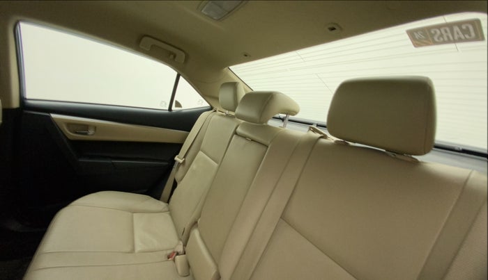 2015 Toyota Corolla Altis VL CVT PETROL, Petrol, Automatic, 61,685 km, Right Side Rear Door Cabin