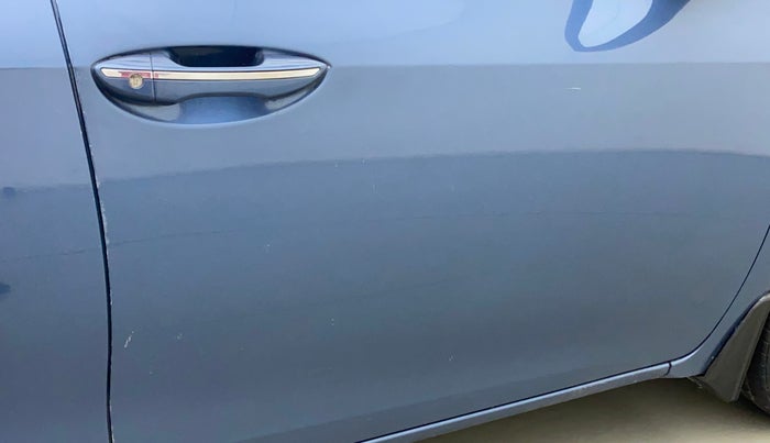 2015 Toyota Corolla Altis VL CVT PETROL, Petrol, Automatic, 61,685 km, Driver-side door - Minor scratches