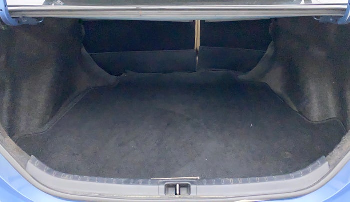 2015 Toyota Corolla Altis VL CVT PETROL, Petrol, Automatic, 61,685 km, Boot Inside