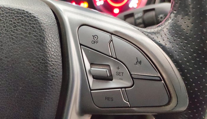 2019 Mahindra XUV300 W8 1.5 DIESEL AMT, Diesel, Automatic, 84,929 km, Adaptive Cruise Control