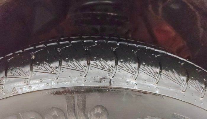 2019 Mahindra XUV300 W8 1.5 DIESEL AMT, Diesel, Automatic, 84,929 km, Right Front Tyre Tread