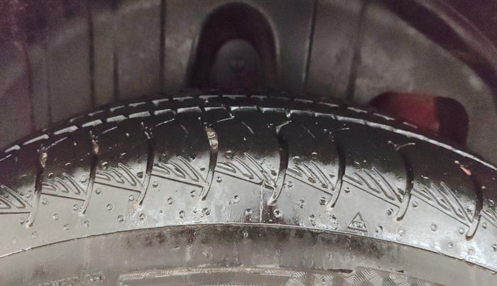 2019 Mahindra XUV300 W8 1.5 DIESEL AMT, Diesel, Automatic, 84,929 km, Right Rear Tyre Tread