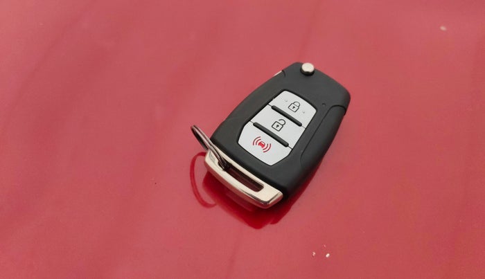 2019 Mahindra XUV300 W8 1.5 DIESEL AMT, Diesel, Automatic, 84,929 km, Key Close Up