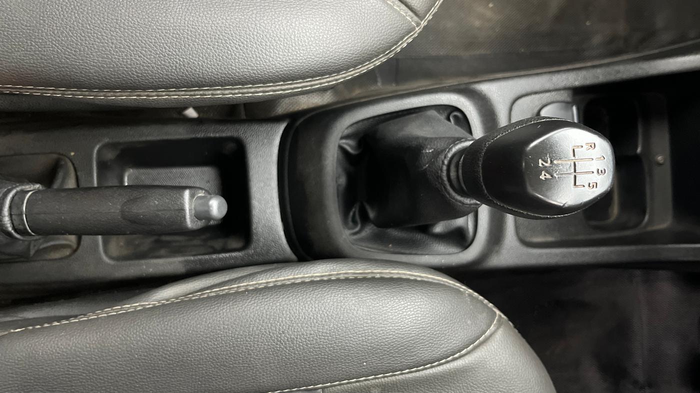 2018 Renault Kwid RXT 1.0, Petrol, Manual, 54,393 km, Gear Lever