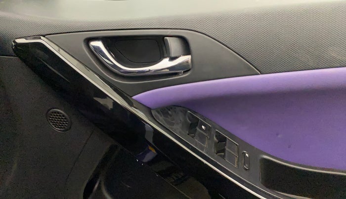 2023 Tata NEXON FEARLESS PURPLE + SUNROOF DCA DUAL TONE 1.2 PETROL, Petrol, Automatic, 24,657 km, Driver Side Door Panels Control