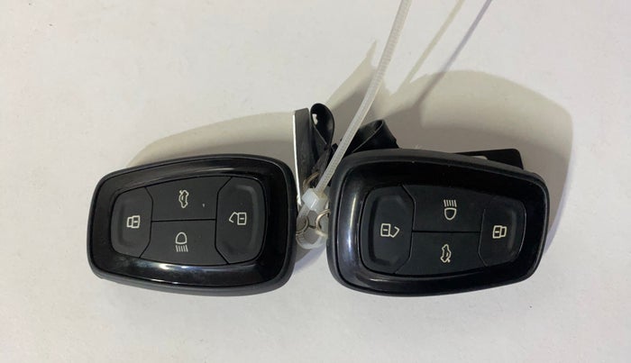 2023 Tata NEXON FEARLESS PURPLE + SUNROOF DCA DUAL TONE 1.2 PETROL, Petrol, Automatic, 24,657 km, Key Close Up