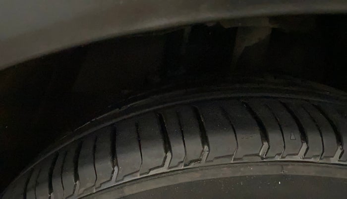 2023 Tata NEXON FEARLESS PURPLE + SUNROOF DCA DUAL TONE 1.2 PETROL, Petrol, Automatic, 24,657 km, Left Front Tyre Tread