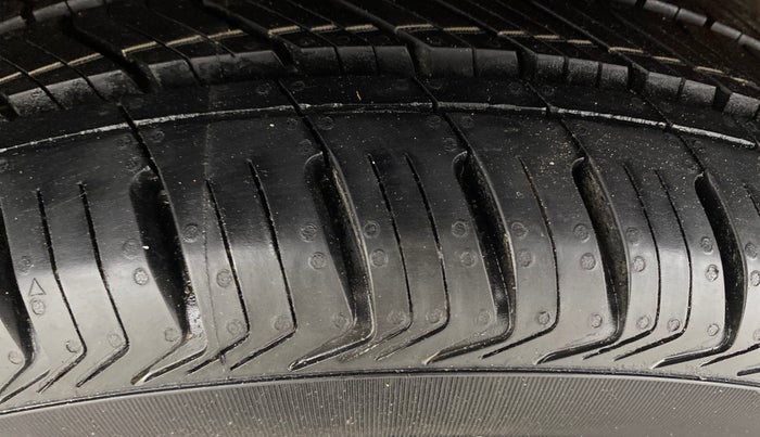 2018 Maruti Baleno ZETA PETROL 1.2, Petrol, Manual, 56,497 km, Left Front Tyre Tread