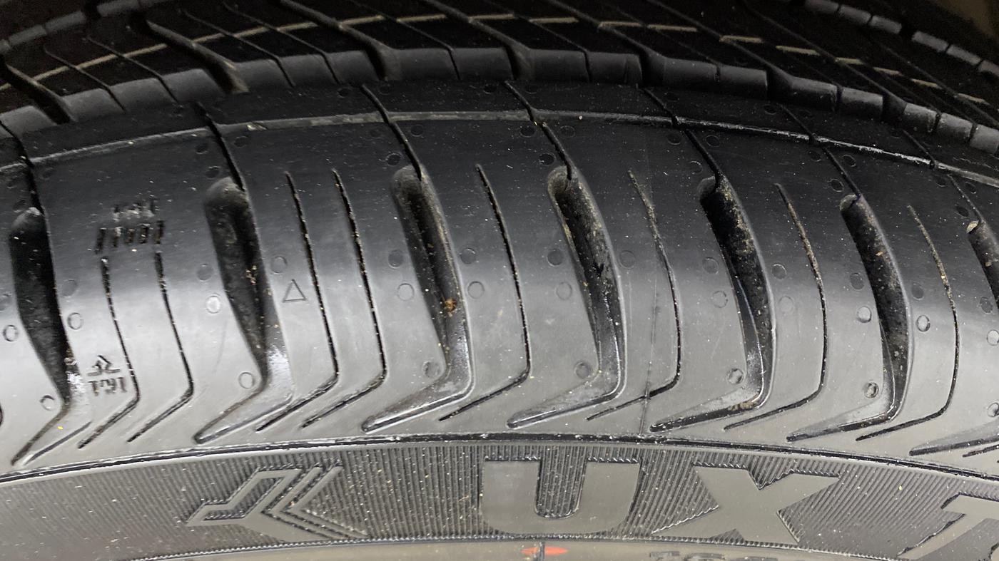 2018 Maruti Baleno ZETA PETROL 1.2, Petrol, Manual, 56,497 km, Right Front Tyre Tread
