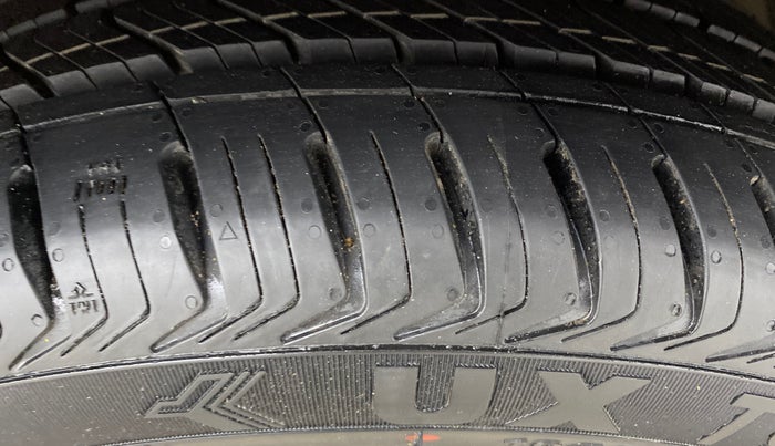 2018 Maruti Baleno ZETA PETROL 1.2, Petrol, Manual, 56,497 km, Right Front Tyre Tread