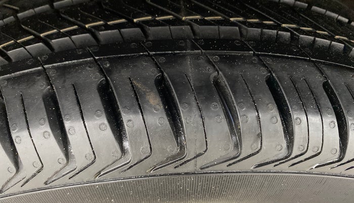 2018 Maruti Baleno ZETA PETROL 1.2, Petrol, Manual, 56,497 km, Right Rear Tyre Tread