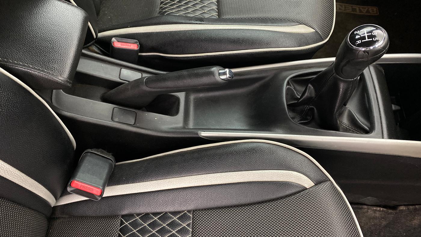 2018 Maruti Baleno ZETA PETROL 1.2, Petrol, Manual, 56,497 km, Gear Lever