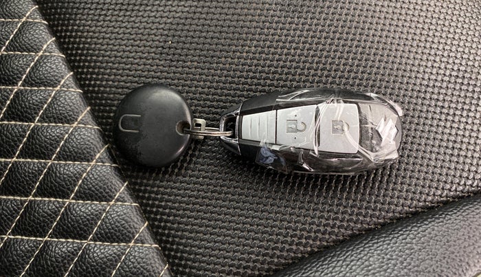 2018 Maruti Baleno ZETA PETROL 1.2, Petrol, Manual, 56,497 km, Key Close Up