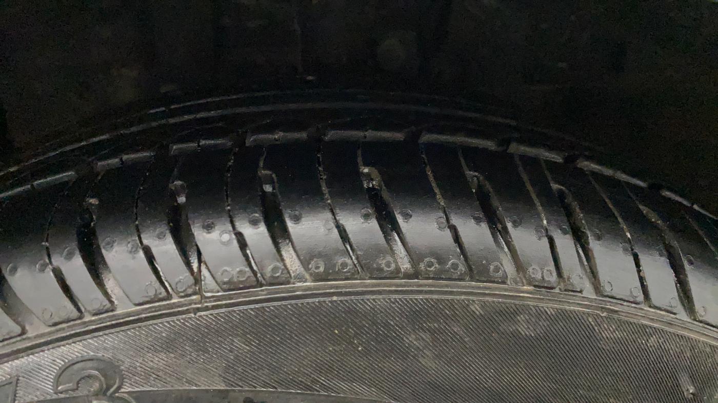 2019 Ford New Figo TITANIUM 1.2 PETROL MT, Petrol, Manual, 65,414 km, Left Front Tyre Tread