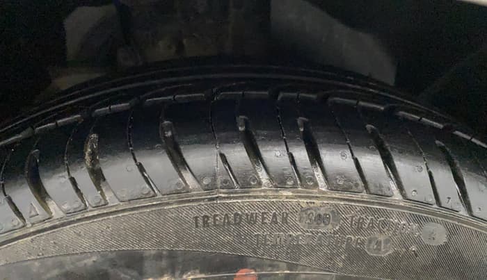 2019 Ford New Figo TITANIUM 1.2 PETROL MT, Petrol, Manual, 65,398 km, Right Front Tyre Tread