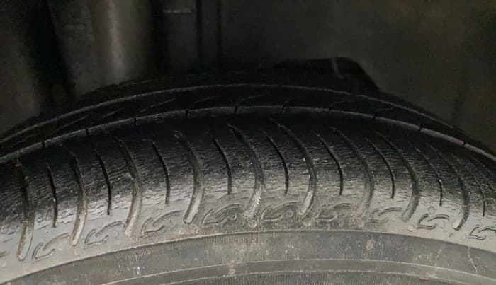 2019 Ford New Figo TITANIUM 1.2 PETROL MT, Petrol, Manual, 65,398 km, Right Rear Tyre Tread