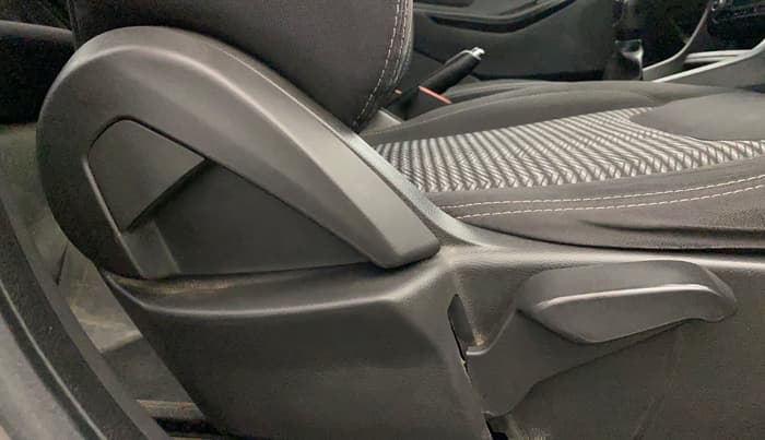 2019 Ford New Figo TITANIUM 1.2 PETROL MT, Petrol, Manual, 65,398 km, Driver Side Adjustment Panel