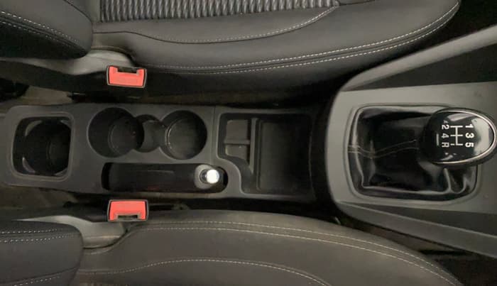 2019 Ford New Figo TITANIUM 1.2 PETROL MT, Petrol, Manual, 65,398 km, Gear Lever