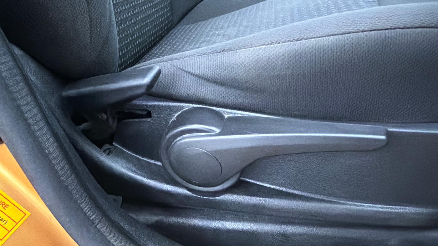 2018 Tata Tiago XZ PETROL, Petrol, Manual, 59,564 km, Driver Side Adjustment Panel