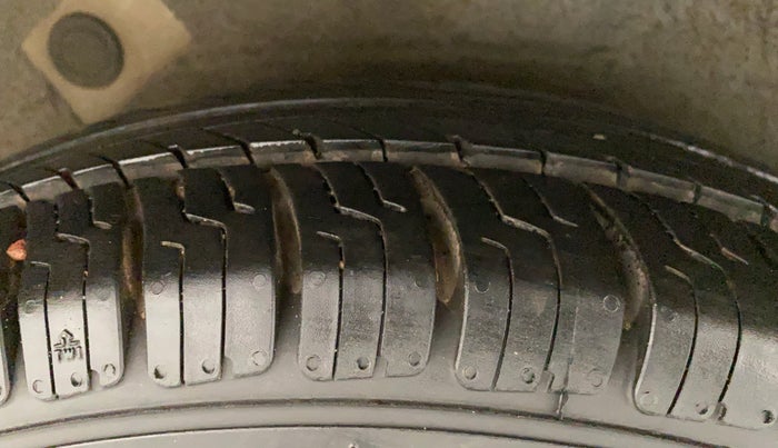 2011 Hyundai i10 MAGNA 1.2, Petrol, Manual, 65,706 km, Right Rear Tyre Tread
