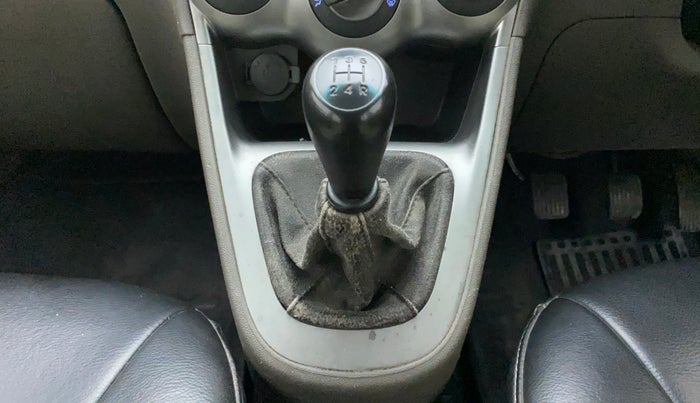 2011 Hyundai i10 MAGNA 1.2, Petrol, Manual, 65,706 km, Gear lever - Boot cover slightly torn