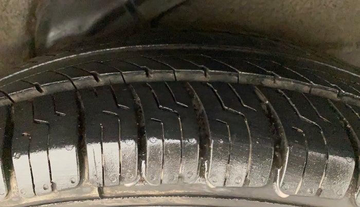 2011 Hyundai i10 MAGNA 1.2, Petrol, Manual, 65,706 km, Left Rear Tyre Tread