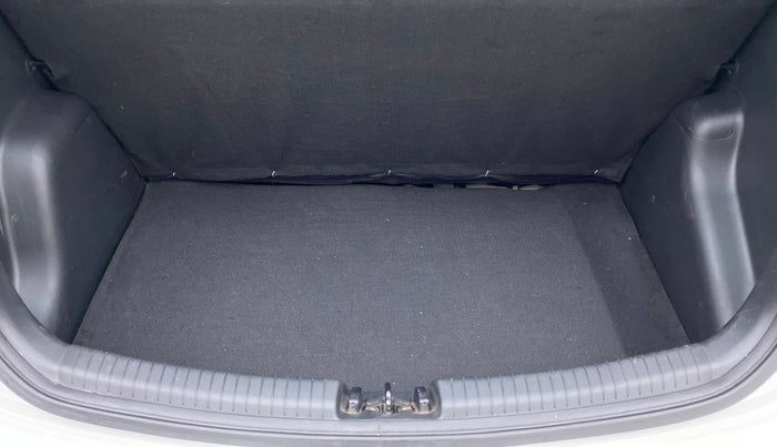 2017 Hyundai Grand i10 ERA 1.2 VTVT, Petrol, Manual, 32,645 km, Boot Inside