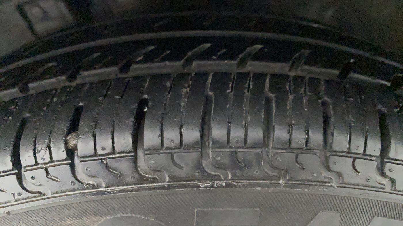 2017 Datsun Redi Go T (O), Petrol, Manual, 12,041 km, Right Rear Tyre Tread