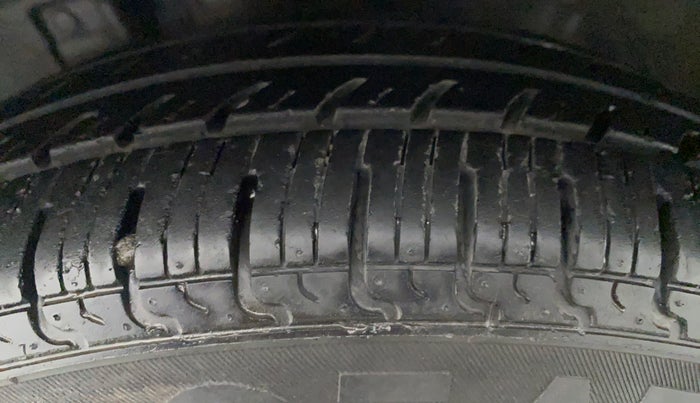 2017 Datsun Redi Go T (O), Petrol, Manual, 12,041 km, Right Rear Tyre Tread