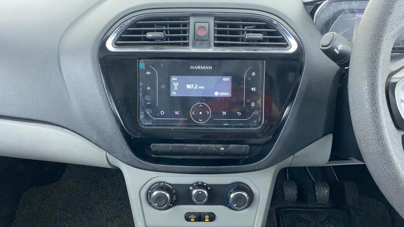 2022 Tata Tiago XT CNG 1.2 RTN, CNG, Manual, 5,807 km, Air Conditioner