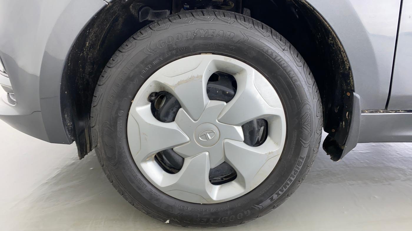 2022 Tata Tiago XT CNG 1.2 RTN, CNG, Manual, 5,807 km, Left Front Wheel
