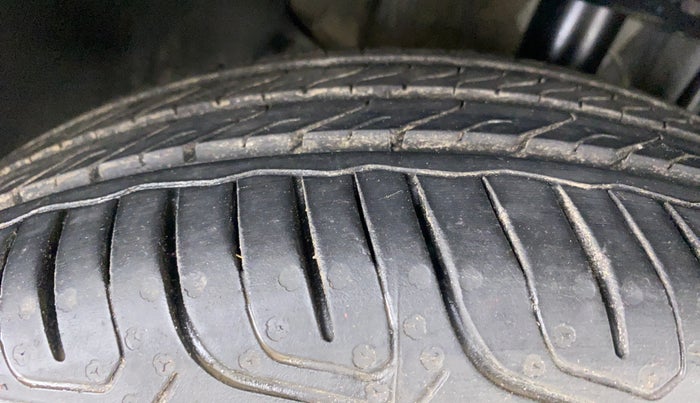 2022 Tata Tiago XT CNG 1.2 RTN, CNG, Manual, 5,807 km, Right Front Tyre Tread