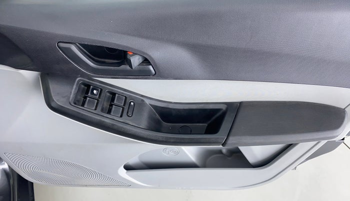2022 Tata Tiago XT CNG 1.2 RTN, CNG, Manual, 5,807 km, Driver Side Door Panels Control