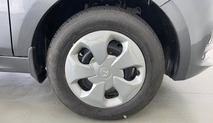 2022 Tata Tiago XT CNG 1.2 RTN, CNG, Manual, 5,807 km, Right Front Wheel
