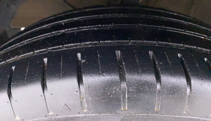 2021 Maruti Swift ZXI+, Petrol, Manual, 23,963 km, Left Front Tyre Tread