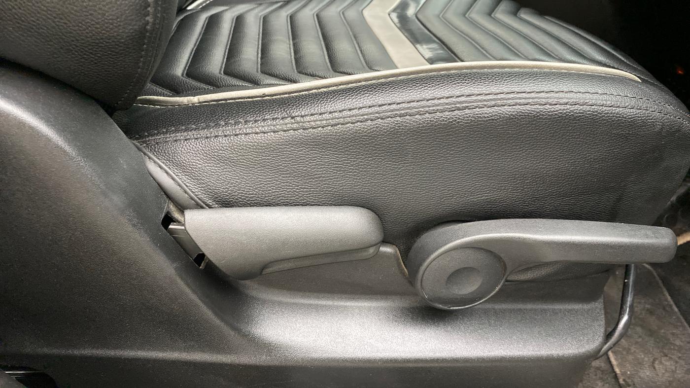 2018 Maruti Vitara Brezza ZDI PLUS, Diesel, Manual, 62,603 km, Driver Side Adjustment Panel