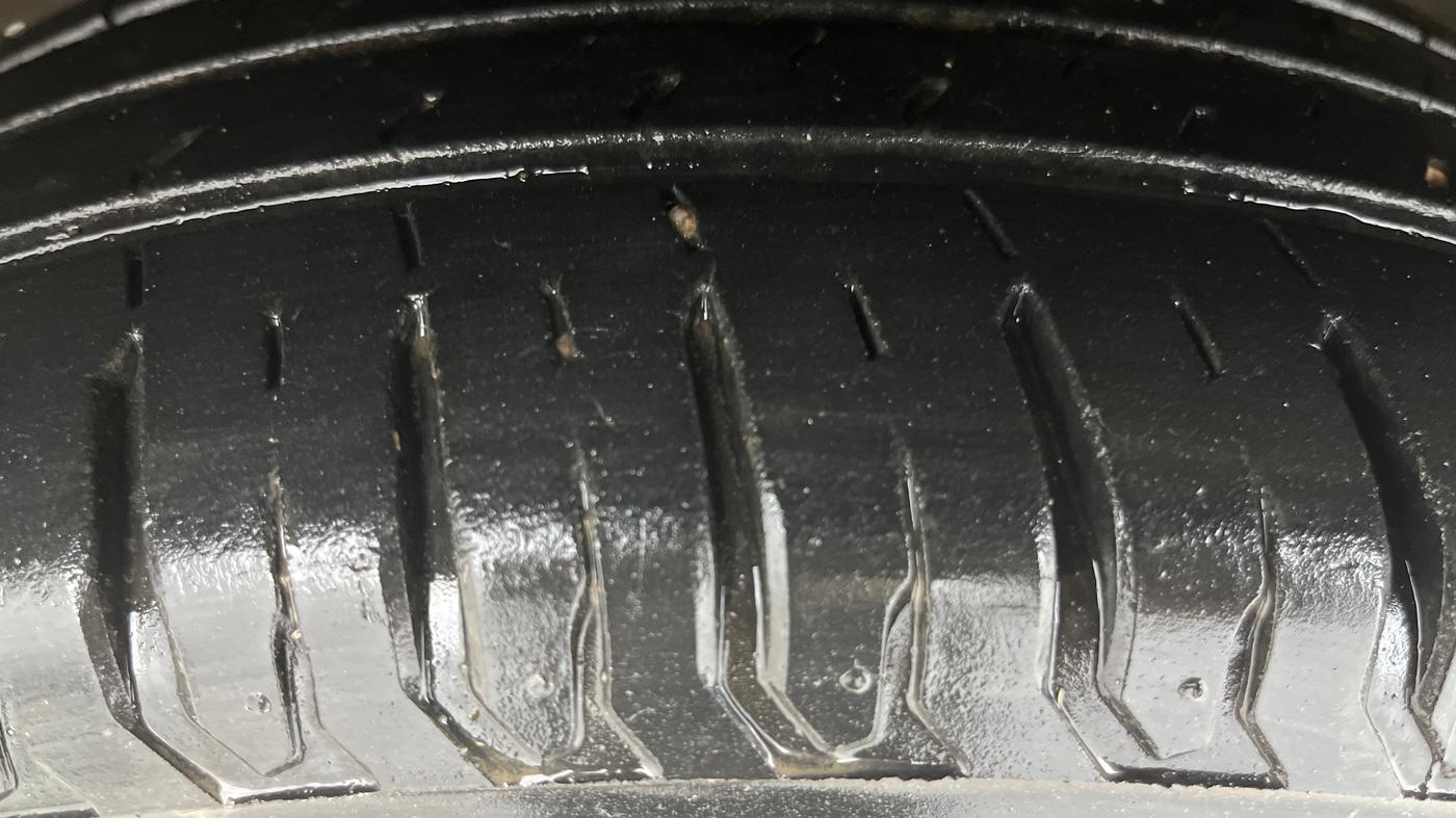 2018 Maruti Dzire ZXI PLUS AMT, Petrol, Automatic, 22,461 km, Left Front Tyre Tread