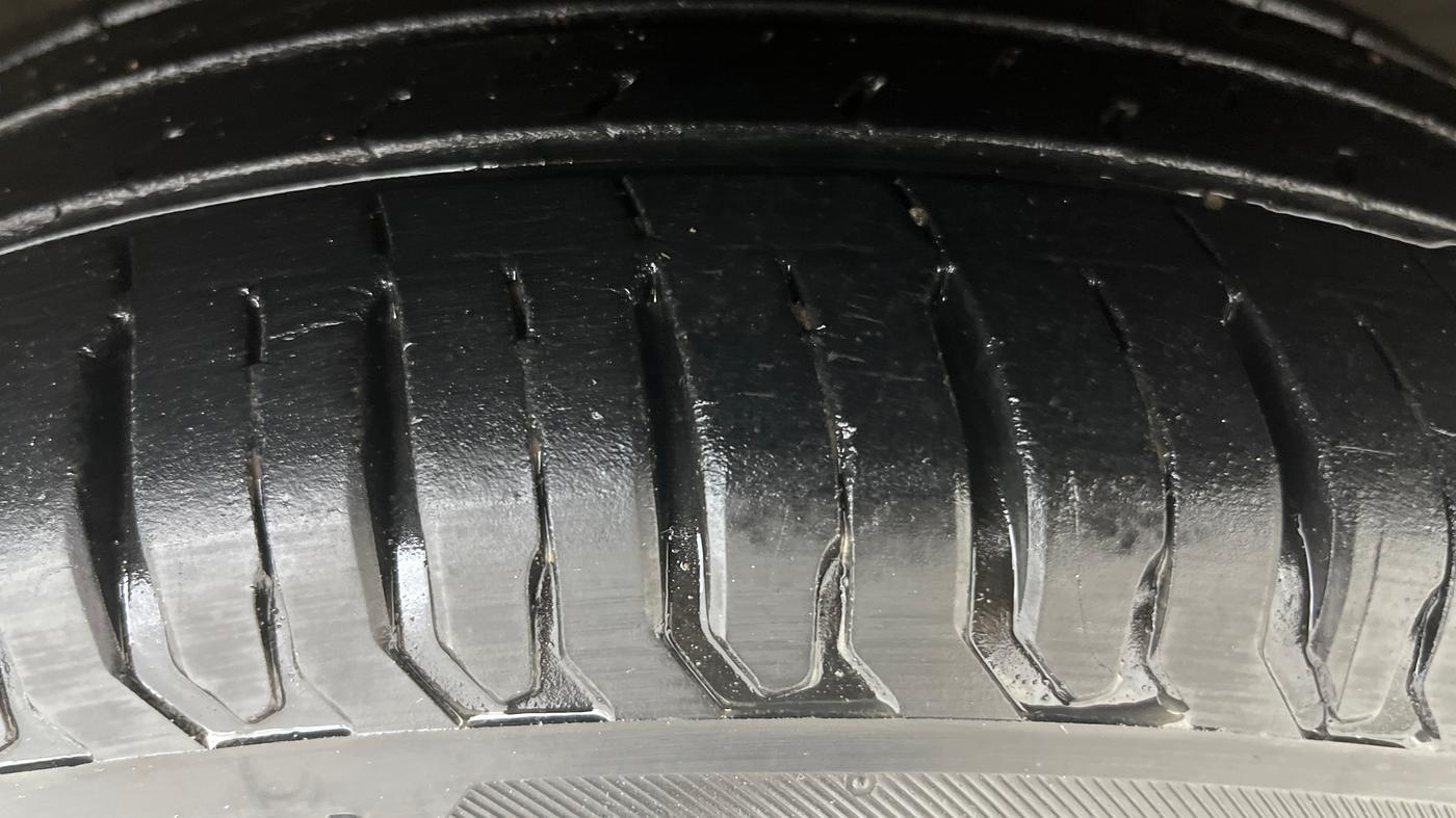 2018 Maruti Dzire ZXI PLUS AMT, Petrol, Automatic, 22,461 km, Right Front Tyre Tread