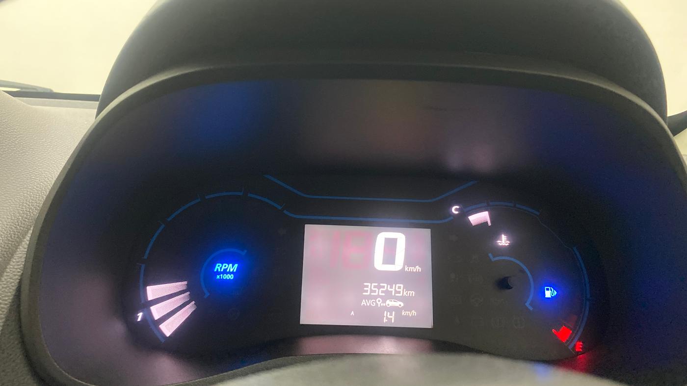 2022 Renault Kwid RXT 1.0, Petrol, Manual, 35,249 km, Odometer Image