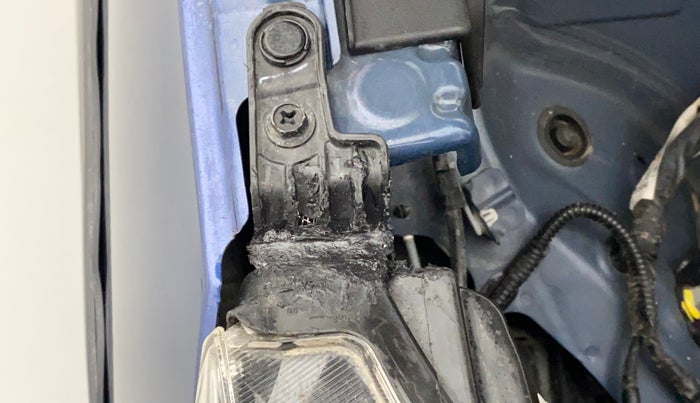 2020 Maruti XL6 ALPHA AT, Petrol, Automatic, 28,549 km, Right headlight - Clamp has minor damage